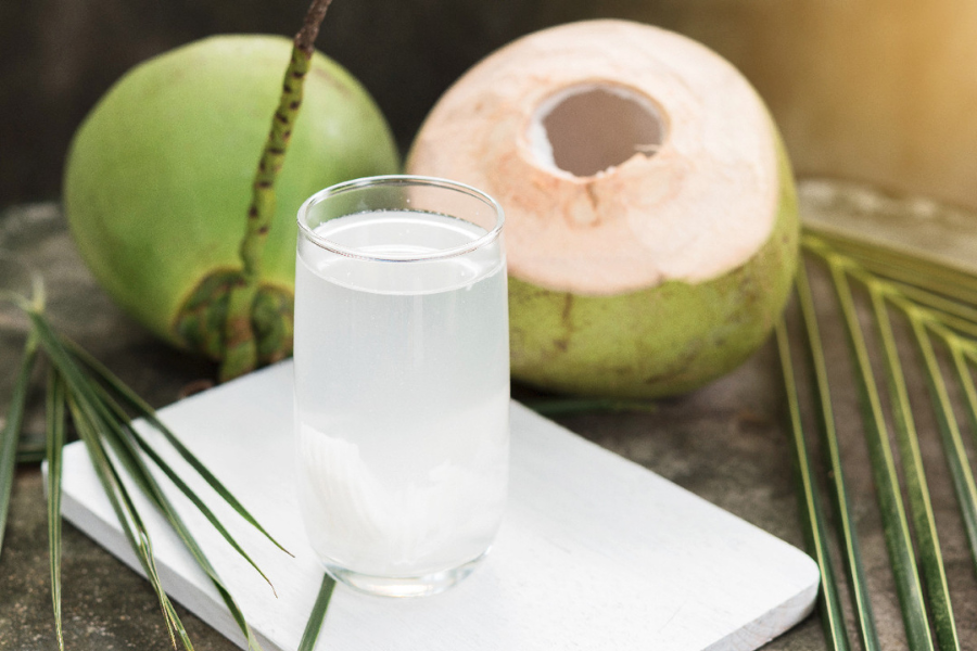Nước dừa tốt cho bệnh đau dạ dày